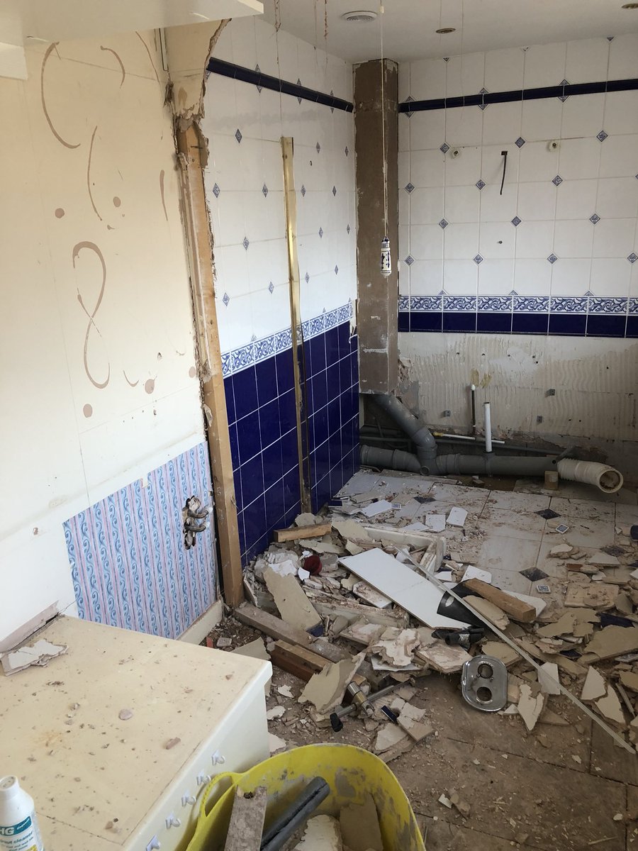 Seeley789's tweet photo. My latest bathroom refurb !! 👌🏼✅🔥 https://t.co/1UKaUfjxIc