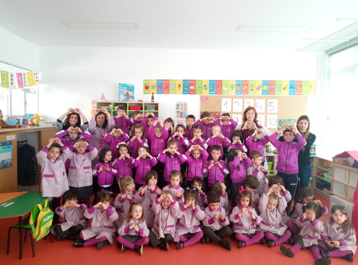 CryptoDomAlts's tweet photo. Hoy #DiaMundialAutismo se ha celebrado una jornada de sensibilización del #autismo con los alumnos del colegio Virgen de la Rosa. 

Además se han sumado a la campaña  ‘I ♾ autismo' haciendose fotos realizando el gesto del infinito. 😊 https://t.co/2vbVDsr7WH