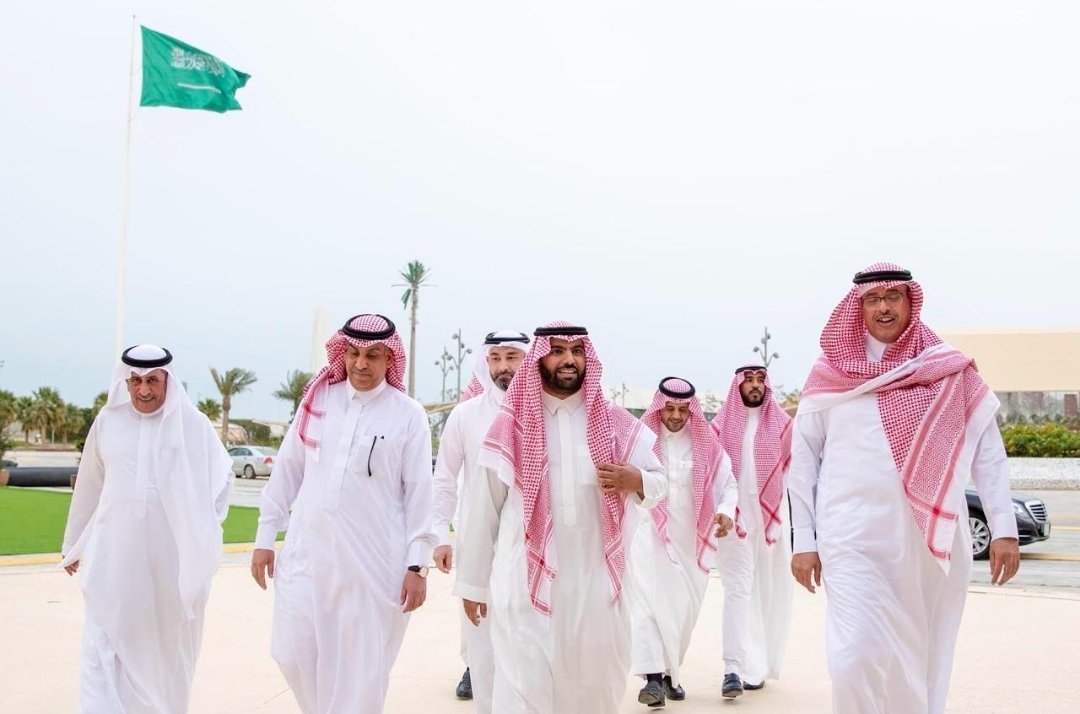 OKAZ_online's tweet photo. بدر بن فرحان: برامج «#إثراء» تخدم القطاع الثقافي والفني محلياً وعالمياً
#عكاظ  @BadrFAlSaud 
 https://t.co/fNks4eUX0w https://t.co/gPzwO2FDvY