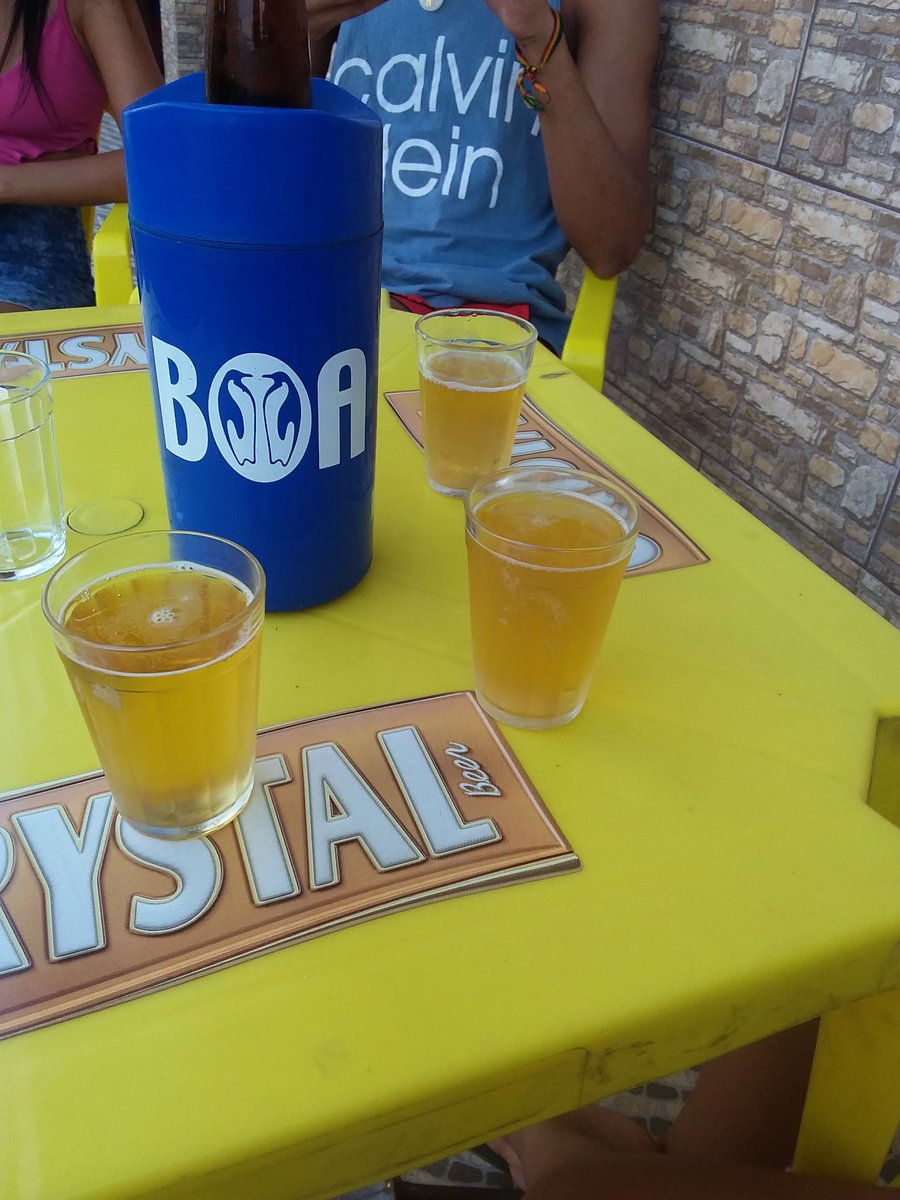 MamaeBernardo's tweet photo. Com as meninas que eu gostoo .. 😌🍺 . #Tercinha 💕 https://t.co/Os1M7XxHlj
