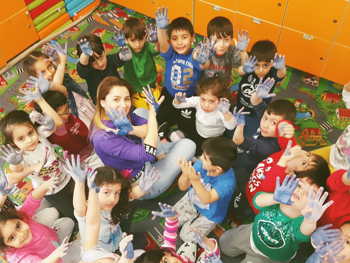 Okulumuzda 2 Nisan Otizm Farkındalık Günü etkinlikleri kapsamında öğrencilerimize eğitim verildi, anaokulu öğrencilerimiz el boyama etkinliği yaptılar.#otizmlininyanındaolyarınıol <a href="/memleventyazici/">Levent Yazıcı</a> <a href="/OzilLevent/">Dr. Levent Özil🇹🇷🇹🇷🇹🇷</a> <a href="/pasalibesli/">Paşali Beşli</a> <a href="/renuarry/">Fahrettin Köklü</a> @Memedcinar