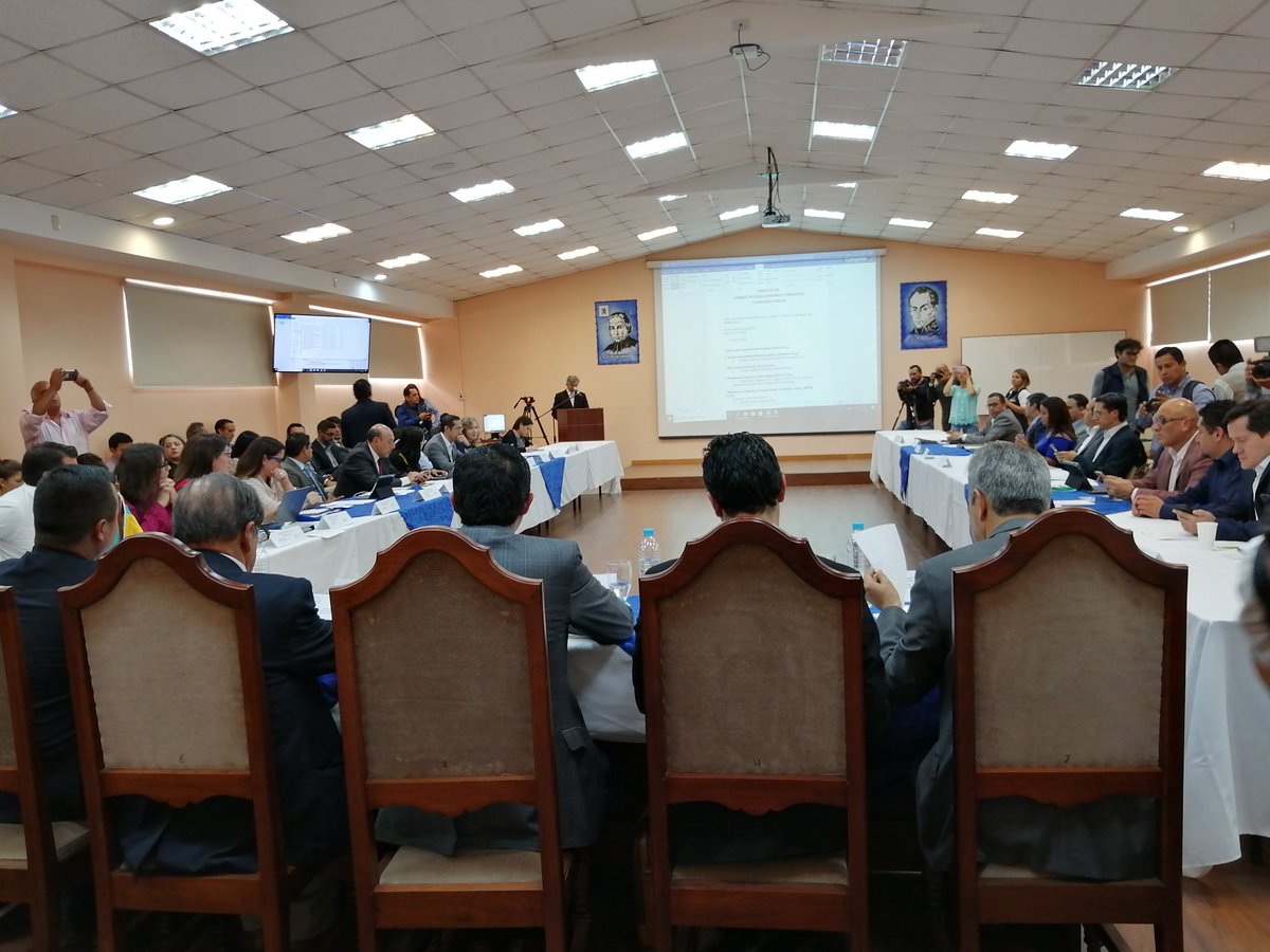 BailonOficial's tweet photo. En desarrollo: Ing. Jorge Bailón Alcalde electo del cantón Loja, participa en la tercera sesión ordinaria sobre el Gabinete Sectorial Económico y Productivo, organizado por  el Ministerio de Economía y Finanzas. 
@FinanzasEc @RichardM_A https://t.co/N4UcFk2umV