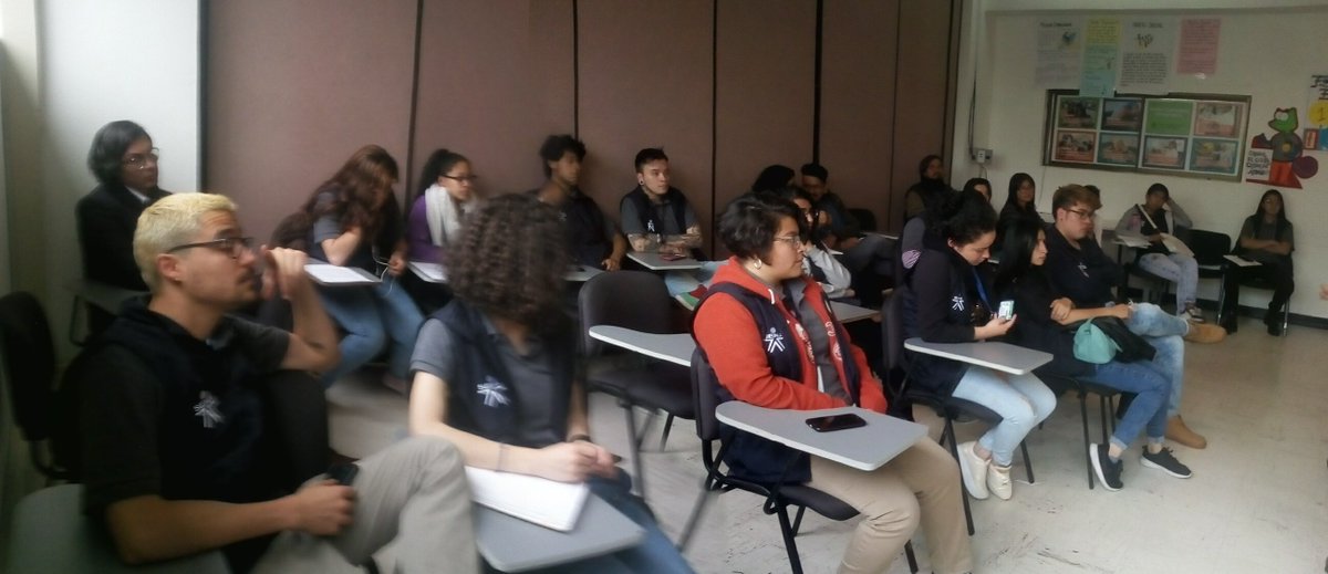BCenigraf's tweet photo. #EnCenigraf reunión mensual de voceros jornada diurna.

@SENAComunica @EstradaCarlosM @EnriqueRomeroDC https://t.co/Yn57hOXgfw