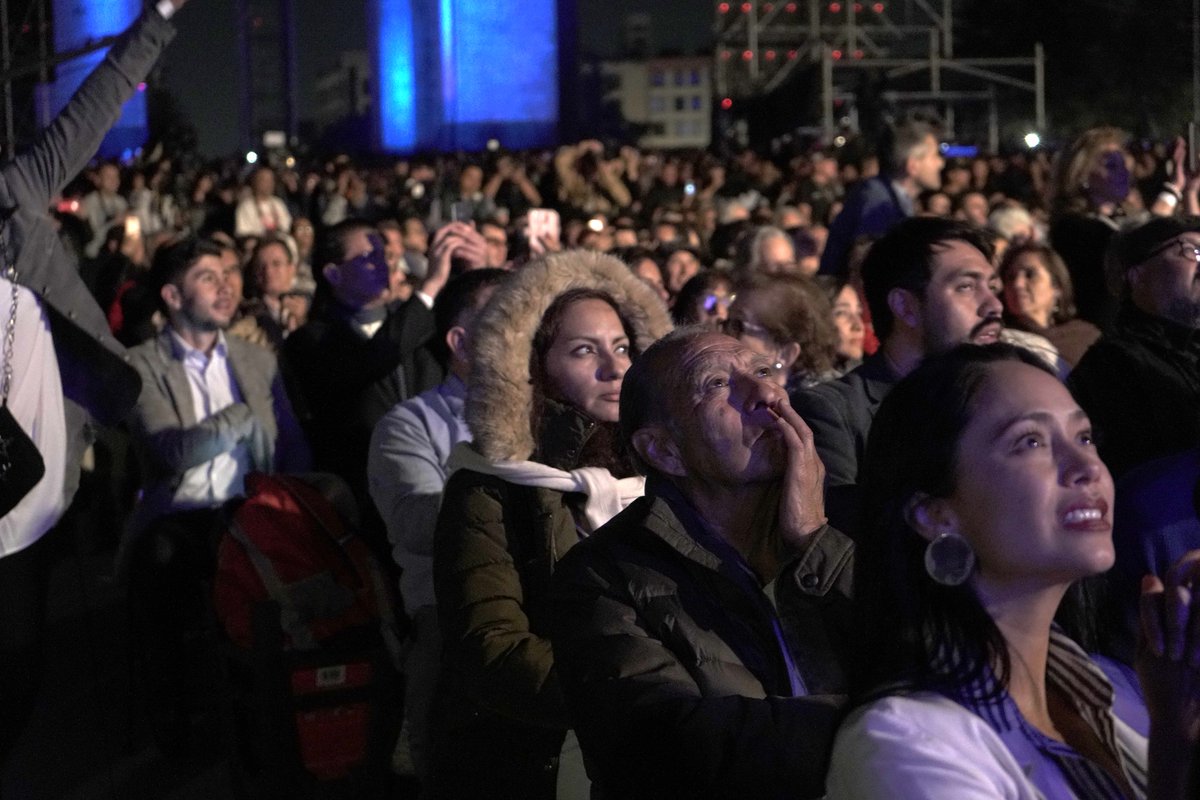 YoYo_Ma's tweet photo. In Mexico City last week, I dedicated the fifth suite to all the courageous and resilient Mexicans, the families of the disappeared, and those who have suffered from violence. 🇲🇽 @liladowns https://t.co/tLdG0MXPiY