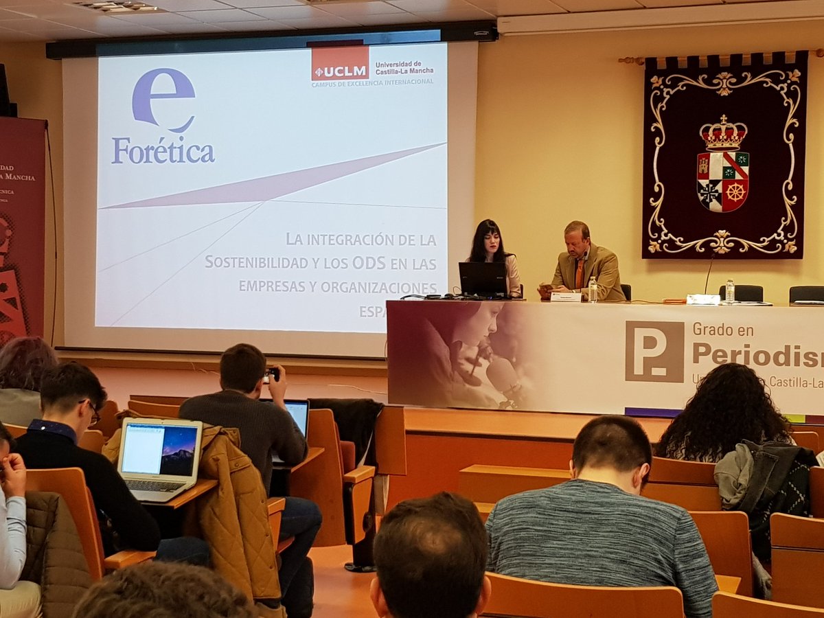 jmherranz's tweet photo. Gracias a @nmonterolp @VanesaRguez @ElisaBayo  @juanmanfredi @luismacalvo por participar hoy en #6DircomUCLM hablando de comunicar la #RSC y los #ODS y gracias a los alumnos de @PeriodismoUCLM y a @RscUclm @AP_Cuenca @uclm_es, Puedes volver a verlo  https://t.co/6hCciEGJvA https://t.co/qhRRkCL7dz