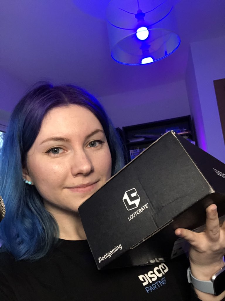 OpheliaDeckard's tweet image. Opening Elder Scrolls themed preview @lootcrate on stream NOW! 😍 😍 😍 

You can sign up for yours at lootcrate.com/ophelianoir

Or use OPHELIANOIR code on website when checking out for 20% discount (any crate including Elder Scrolls one)!