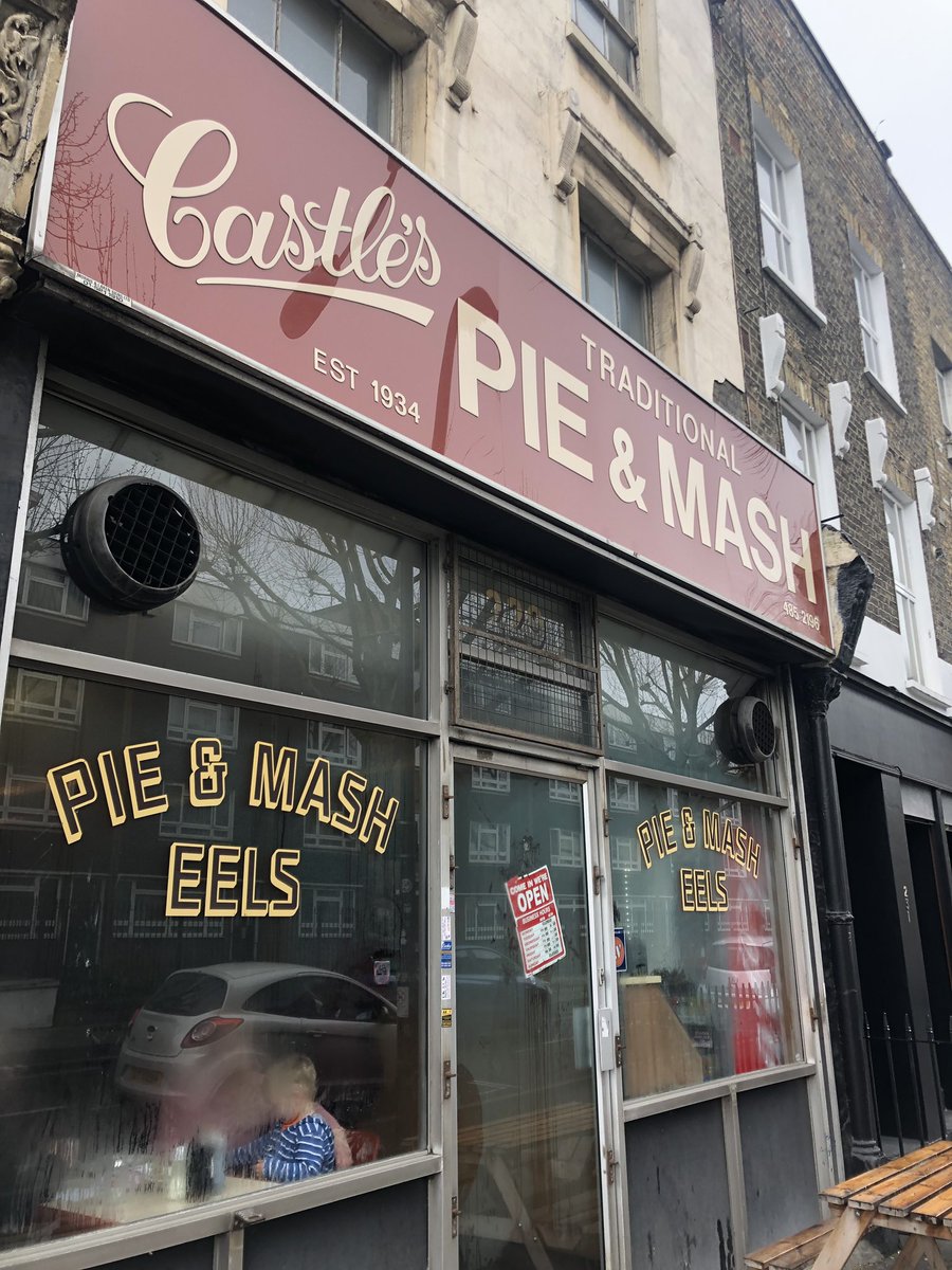 TDigested's tweet image. 1934—jellied and preserved. 
:
:
#jelliedeels #aspic #pieandmash #britishfood #englishfood #traditionalfood #cucinapovera #londonrestaurants #london #gourmand #foodculture #foodhunter #foodblogger #theworlddigested 
#うなぎ #ゼリー寄せ #イギリス料理 #伝統料理 #郷土料理 #ロンドン