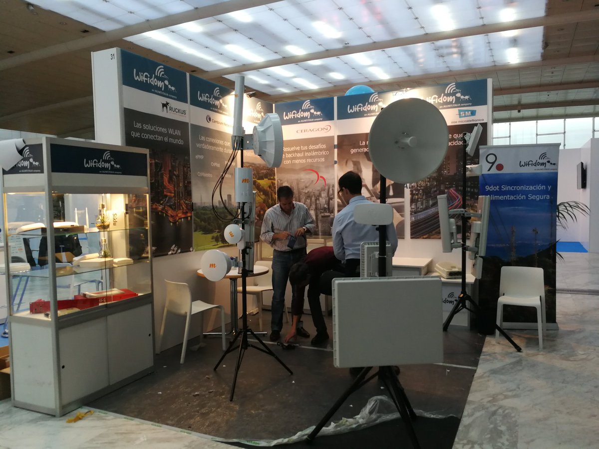 Wifidom's tweet photo. Terminando de montar, ya queda menos para mañana. Os esperamos en @aslan_es #ASLAN2019 #Stand31 #Networking #WirelessLAN #VoIP #PTP #PMP https://t.co/MuUHneLTCT