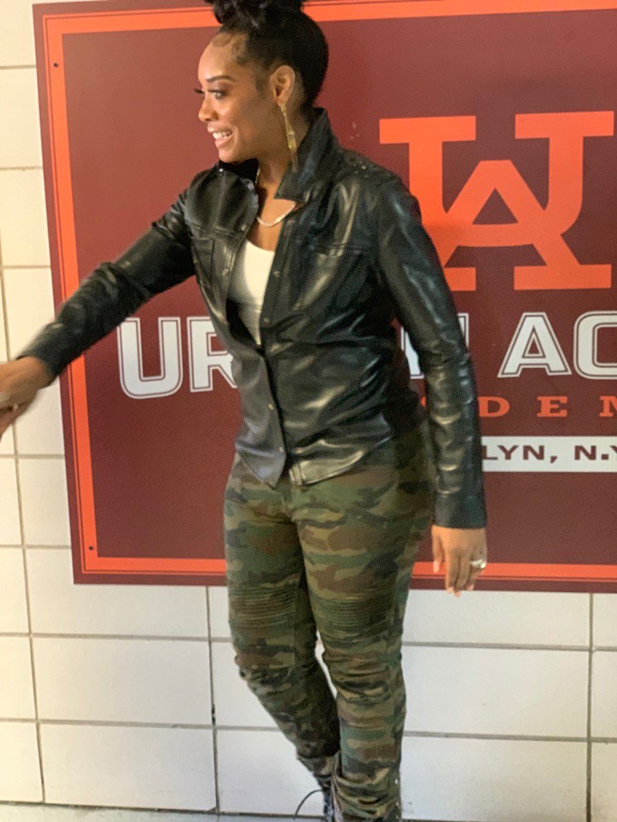 UrbanActionBK's tweet photo. Today at @UrbanActionBK we had a few guest! @yandysmith @JamilaTDavis @imsojonathan #ProjectMove #LoveandHipHop @thedegoviagroup @supmprayor #UrbanActionAcademy #Brooklynschools #CanarsieChiefs #RegentsPrep #GirlsGroup #CollegeandCareerReady https://t.co/HECjEWUCjF
