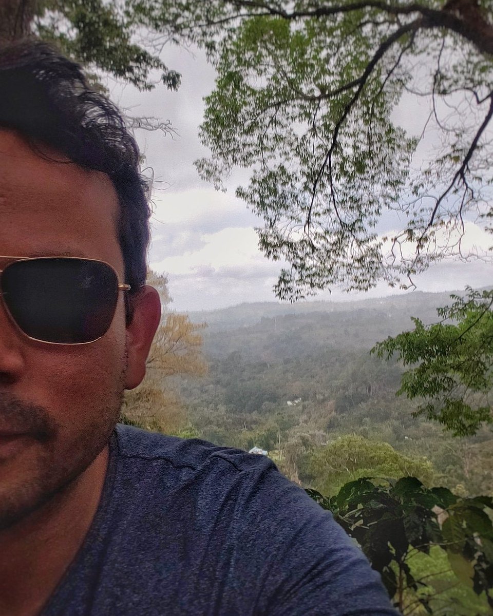 La mayor recompensa por tu trabajo no es lo que obtienes, es en lo que te conviertes.
.
.
.
.
#gastronomiapanameña #cook #cocinero
#cocineropanameño #amorporlacocina
#panama #productolocal #amorporlacocina