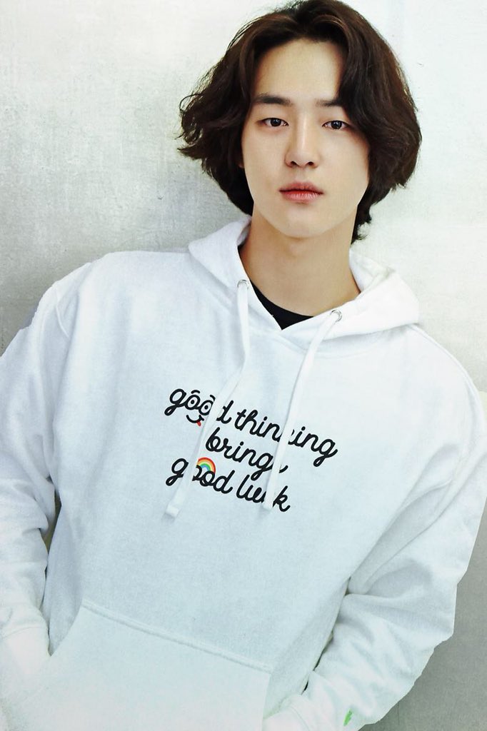 sejongbrasil's tweet photo. [#OFICIAL] 01.04.19 - Mais fotos do Sejong divulgada pela Good People Entertaiment, ele é modelo de uma edição limitada de roupas.

👉 https://t.co/TJsKVyupNr

#YangSeJong #양세종 #ヤンセジョン #梁世宗 https://t.co/aZTgrwdOWD