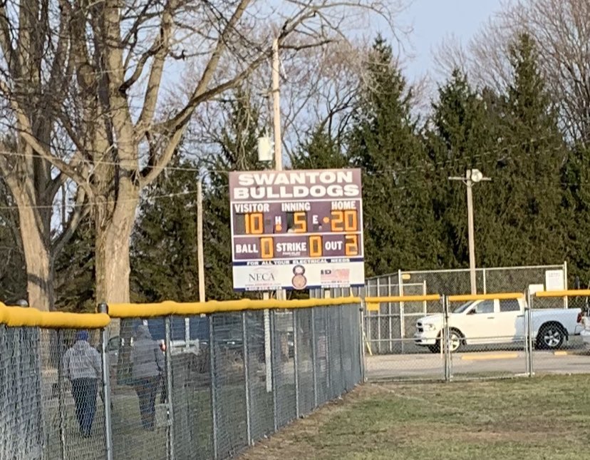 JnizzJoe's tweet photo. Swanton Softball moves to 5-1 with a victory over Northwood. @Rachelwaszak12 @ulch_kylie @AlexisSarvo @dohmlynn @AlexisBergman8 @emmaoperacz all had strong hitting performances. Great job https://t.co/EhFqbDTU6m