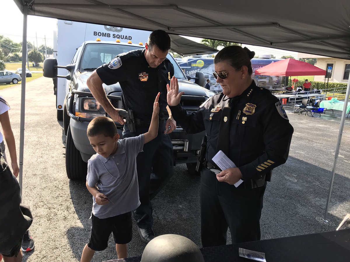 WestPalmPD's tweet image. April is Sexual Assault Awareness Month. Detectives were proud to participate in the #FieldofHope kick off event. 
 #WeBelieve #StaticDisplay @PBCDVS #SVU