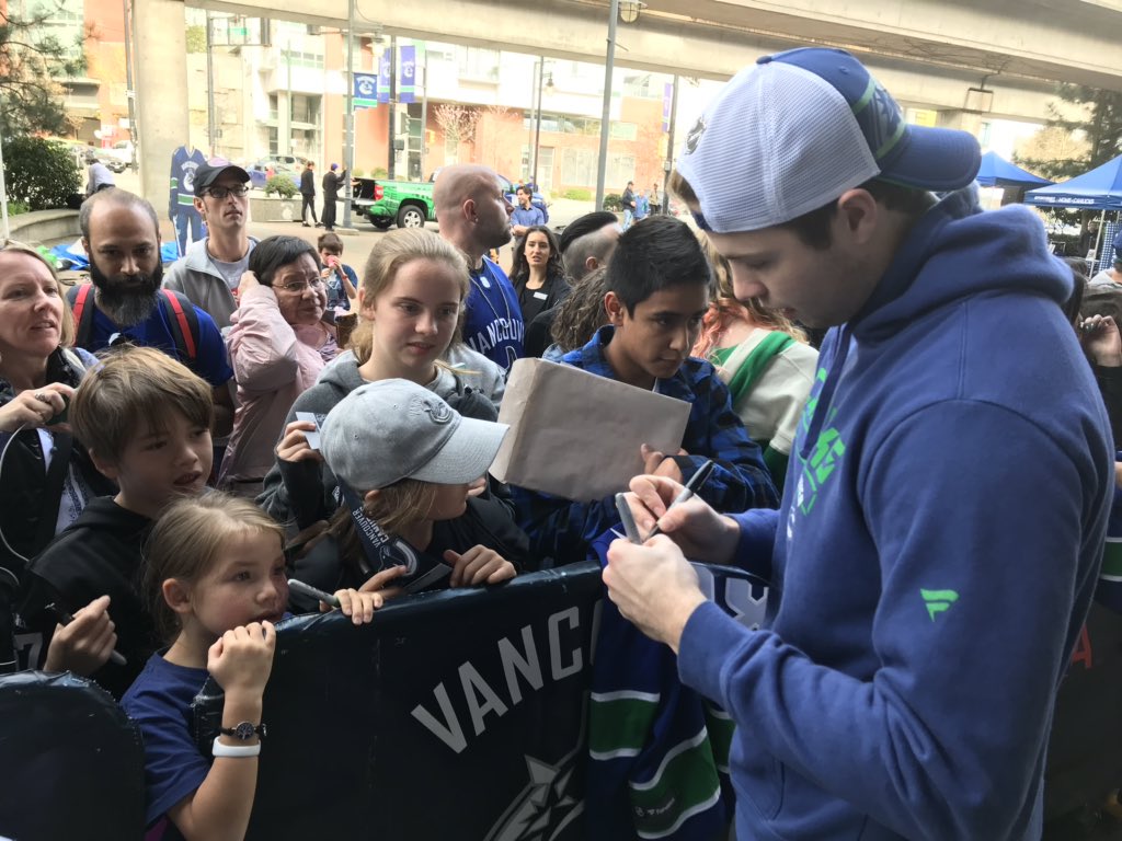 Canucks's tweet photo. Here for Hutty! 👌 https://t.co/2KcryMyofa