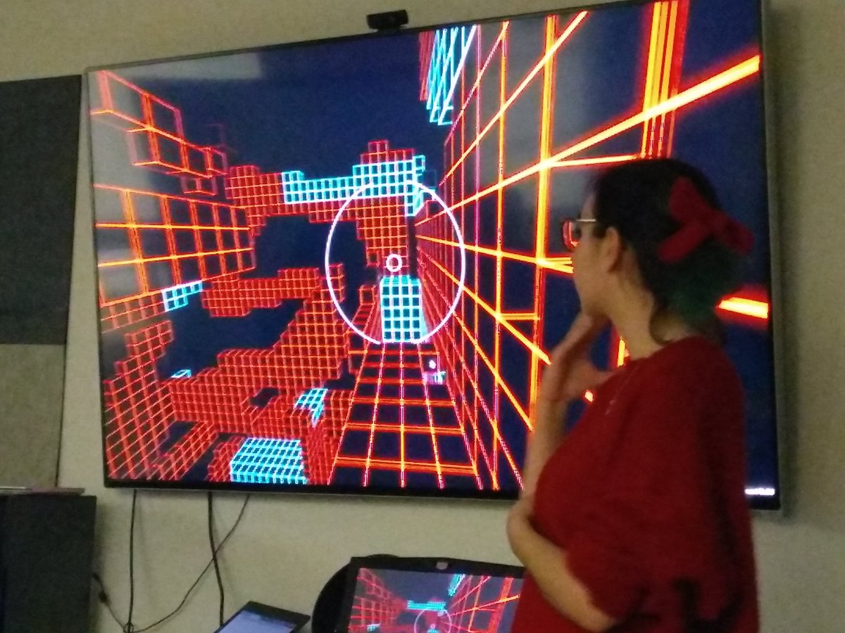 FLOPMTL's tweet photo. @FlashDive, un jeu de parkour dans un monde informatique. https://t.co/YenjEUgMpp