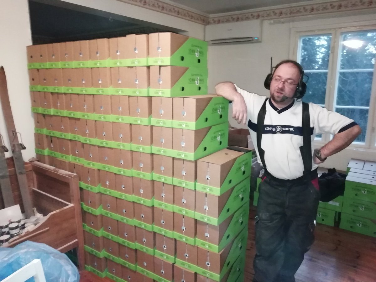 Kaikki K-Kaupat HUOM! Tänä ladottiin hyllytyspakkaukset lavoihin ja <a href="/Kesko/">Kesko</a> auto lähti niiden kanssa varastolle. Voima-Papu tuotteita nyt suoraan Keskon varastosta 💪 #voimapapu #yhteistyö #kesko #lähiruoka #härkäpapu