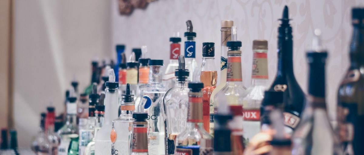 Top100USR's tweet photo. Something translucent or something transparent? What would you rather see out of? That’s right, transparent. Similarly, when a consumer is buying something, they like to see full transparency in the product. Here's how you can do same for your #distillery. https://t.co/MyeWeF8l98 https://t.co/63jpe3lviL