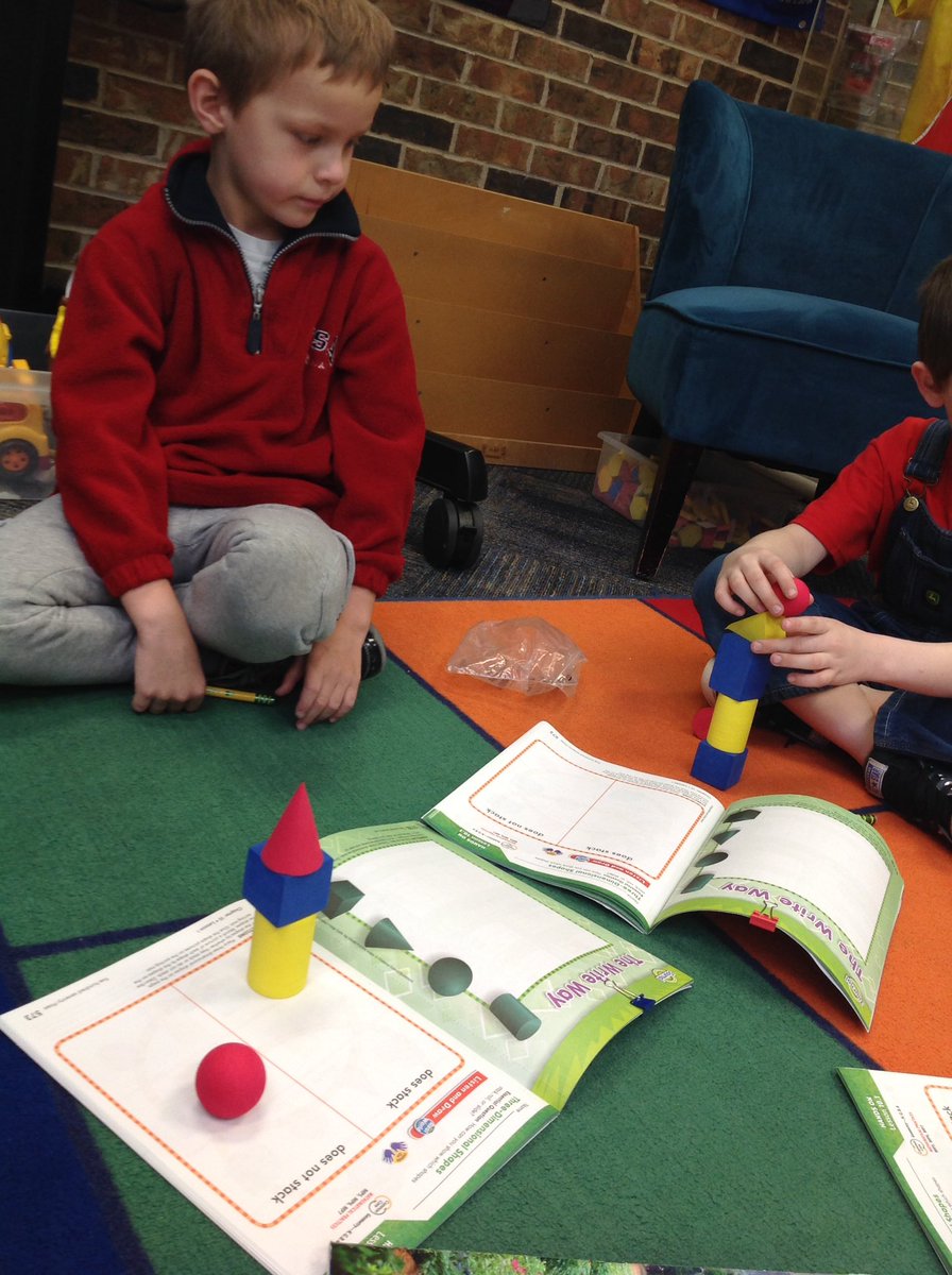 KinderLauermann's tweet photo. KL working on sorting 3D shapes by their attributes! #d53learns https://t.co/FfJTx2EsX6