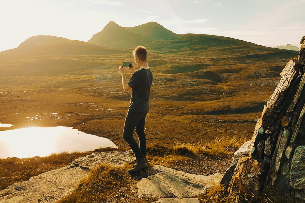 Watching the "Ascend" Lyric video! 📺
youtu.be/RgFNRvsRaxs

#sunset #hardstyle #euphorichardstyle #lyricvideo