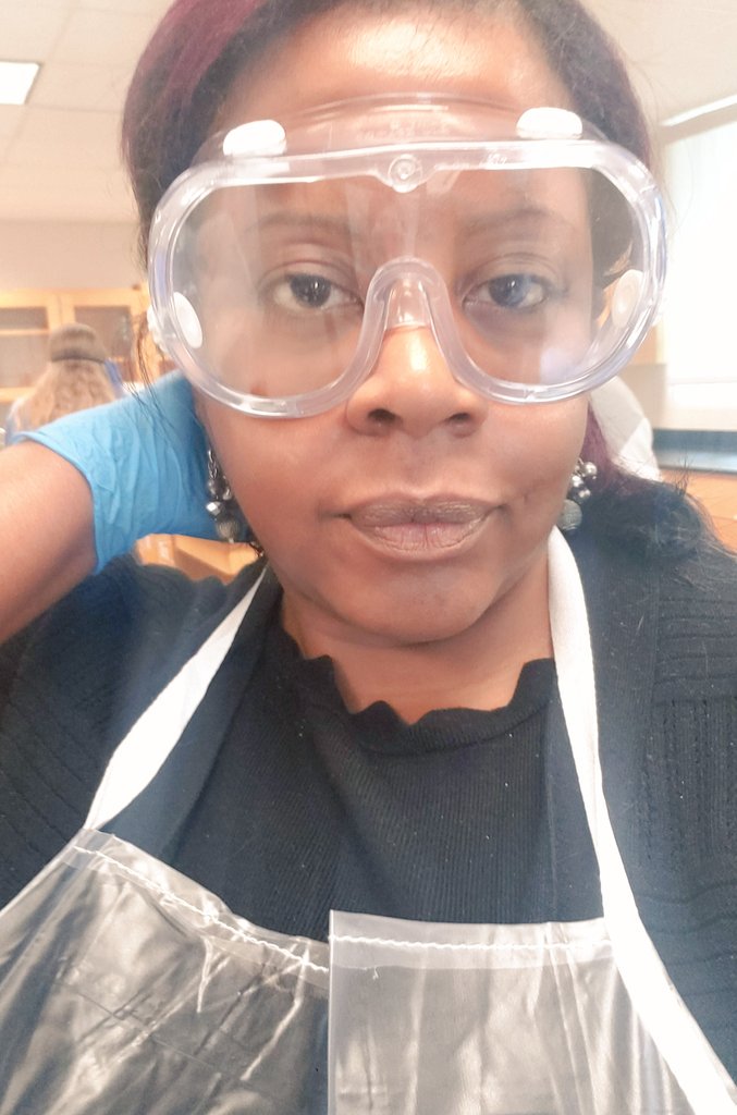 feelgoodskin's tweet photo. Learning in the biology lab today!  Being a student is a blessing 🙏🏽 Realizing my potential 📚💉👩🏽‍💻 #BeEnhanced #FeelGoodSkin2020 #Medispa #Healthandbeautyismybusiness https://t.co/Y17UcTCfyv