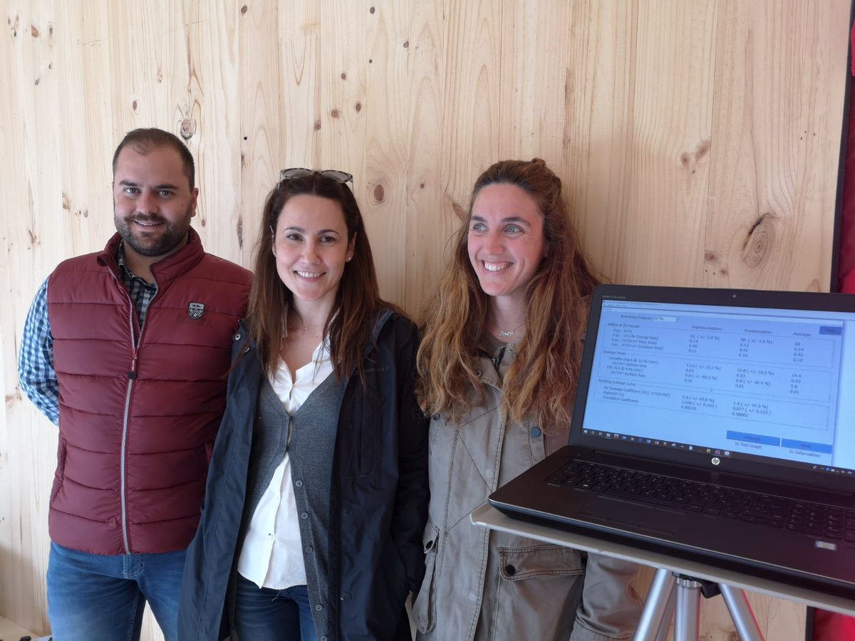 sorribero's tweet photo. Resultado espectacular en el test #blowerdoor de nuestra #Passivhausplus de 0,14 renovaciones de aire cuando el estándar nos permite hasta 0,60. Fruto del trabajo en equipo @vibe_arquitectura @pero_ojo @ventaclimllodiana @egoin_sa @sto_iberica #passivhaus #passivhauscantabria https://t.co/FqVZLOxBUu