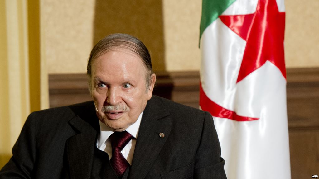 itslema's tweet photo. #حمدالله_ينتهك_القيم_والاخلاق

حقيقة استقالة عبد العزيز بو تفليقة في الرابط التالي هنا 👇👇👇👇

https://t.co/19ZHcRZcgJ https://t.co/f0sUrAptsr