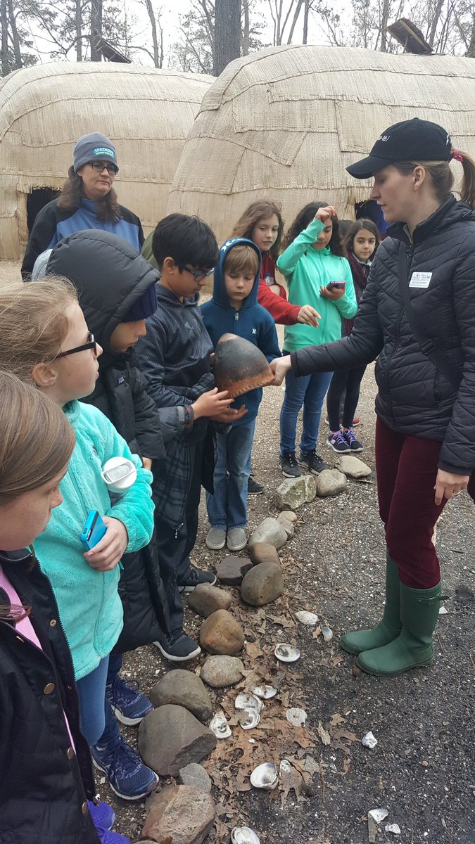 kathrynrdavey's tweet photo. A little rain can't get us down!  Thinking like historians today on our learning expedition to Jamestown. https://t.co/9hII0pvcZE