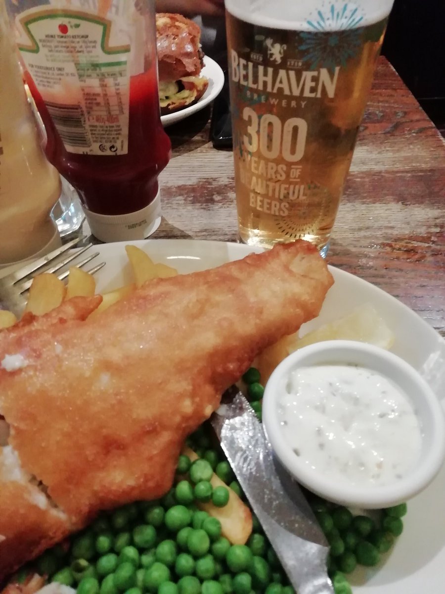 curlymaccydee's tweet photo. Happiness is a pint and gorgeous beer battered haddock and chips after a long day of sightseeing #worldsendpub #Edinburgh https://t.co/jPaJYsDFey