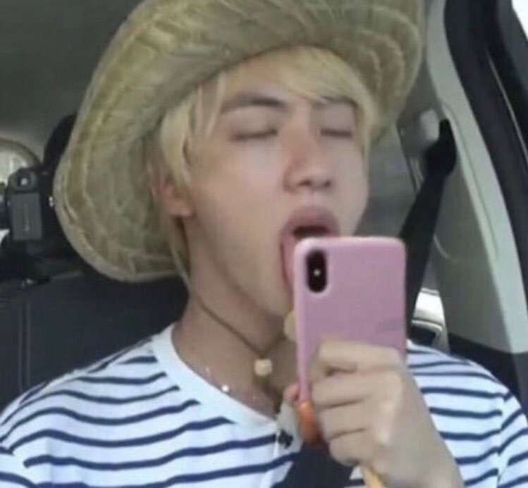 megfiish's tweet photo. @kaTAEbiebs that was a whole 2 minutes and 5 seconds of my life that I’ll never get back and honestly, I have no regrets. https://t.co/JU17xef2Gh