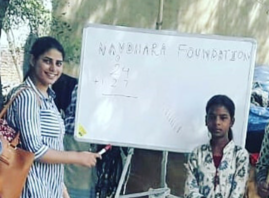 NavdharaF's tweet photo. Meet Minakashi, a college student who made some time for these kids to visit our drive last Sunday. .
Thank you @minakshi , for visiting us and taking care of the kids, we are really grateful. The kids really loved the candies. https://t.co/PX2diTRL1H