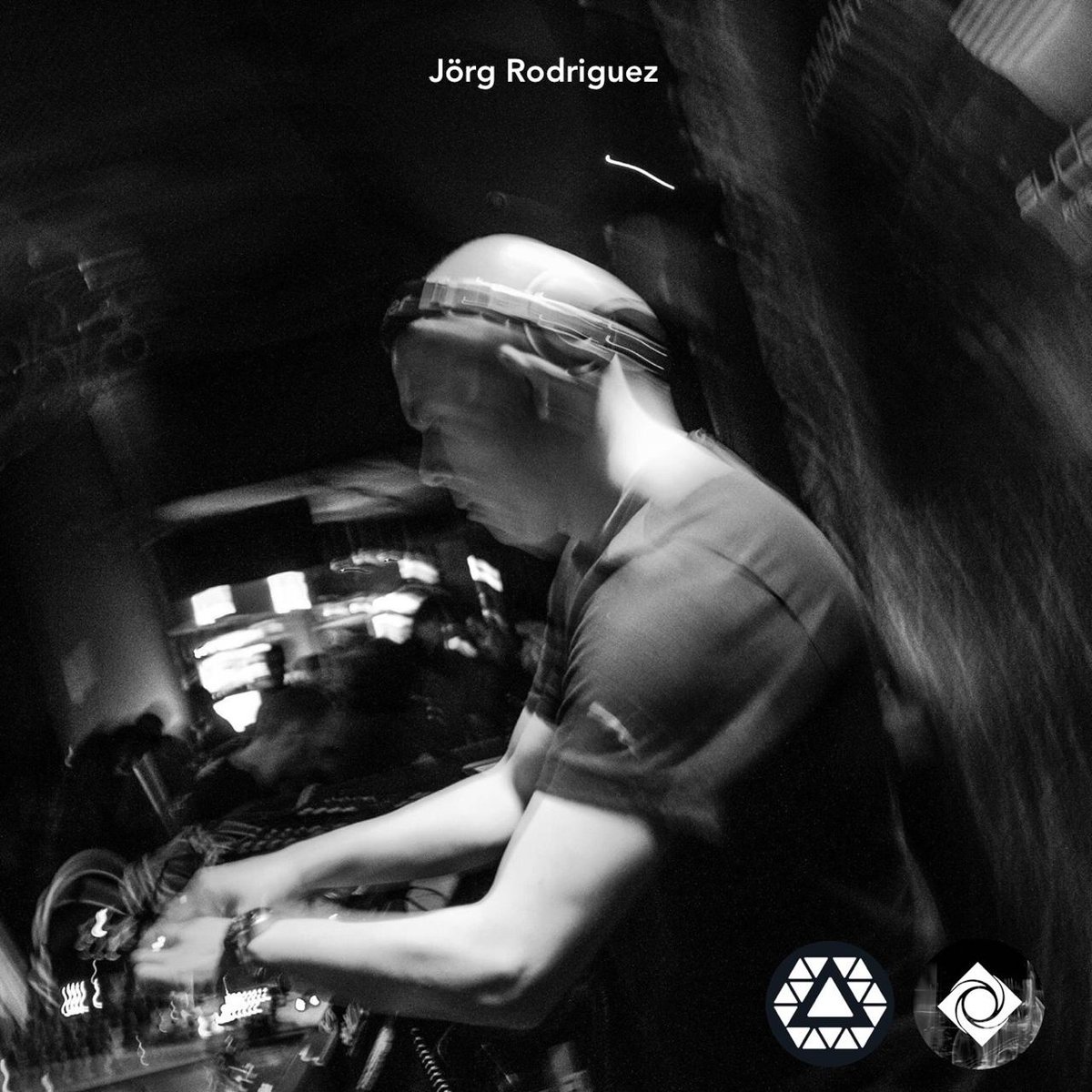 smartaudioil's tweet photo. 🇲🇽 Jorg Rodriguez presente en el #RecordStoreDay el 13 de abril. Asiste y recibe un autógrafo directo en tu vinilo! 

#Underground #Techno https://t.co/bMAcMVGBOG