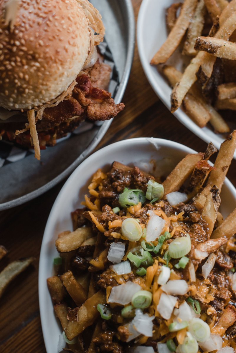 The Loose Moose tweet media