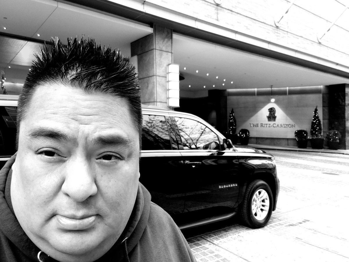 DCCelebrity's tweet photo. PUTTING IN A LITTLE WORK @RitzCarlton #DCHustle #CheckOut #GettingThatInk https://t.co/v26KrQACXj