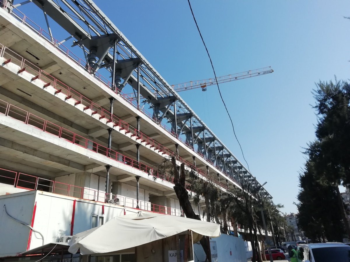 Göztepe Gürsel Aksel stadyum inşaatında dış cephe çalışmaları via <a href="/TRstadyumlar/">stadyumlar.com</a> 

#GöztepeStadı