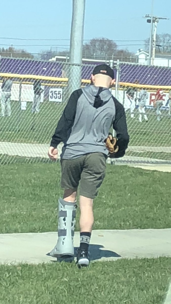 BLongmeier's tweet photo. #couldnotwait @CLongmeier @SHSOwlsBaseball ⚾️❤️ https://t.co/ZbJ4ITVBVV