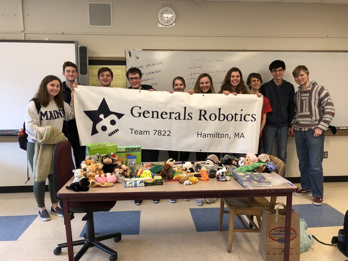 MrShippen's tweet photo. Robotics club gathered supplies to help students on the Peru Trip! 🦙🤖  #HWGivesBack #MoreThanJustARoboticsClub @GeneralsRoboti1 https://t.co/YGXshmhUb0