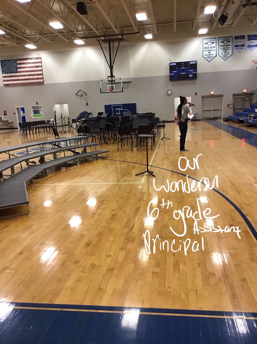 EPMS_Eagles's tweet photo. Elmore Park would like to welcome all the 5th Graders who came today! We are glad to have you here and we hope you love it. #EagleExcellence #InternPost https://t.co/1zj57TIznN