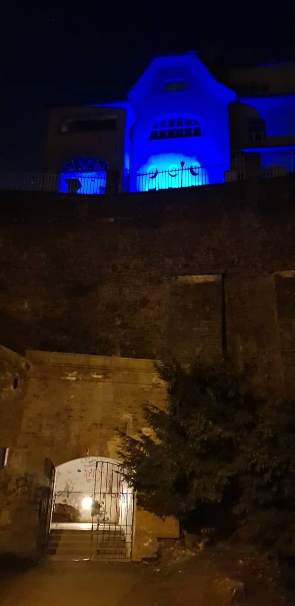 mesto_OLOMOUC's tweet photo. Modrá vila, modré stíny...
Primavesi dnešní noci svítí pro připomínku autismu.
💙
https://t.co/bNQ84pEfJh
#olomouc #primavesi #blue #bluelight #autismus https://t.co/TOUqUTrAT9