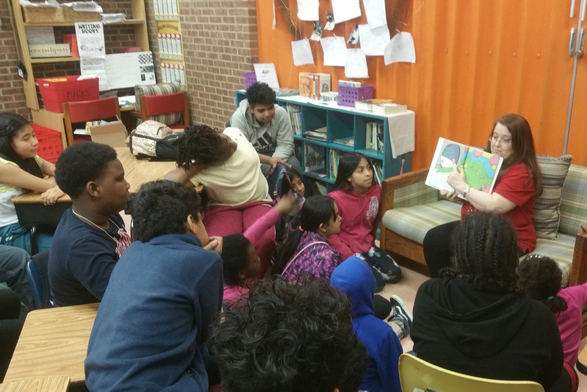 cyrus_kelvin's tweet image. #WhereTheMagicHappens ..love being in our classrooms watching our teachers and students at work. The #ArtOfTeaching is magical🎩🐰🎩🐇!
#PowerOfATeacher
#CauseBeyondOneself 
#TheHearneWay👍..🐝