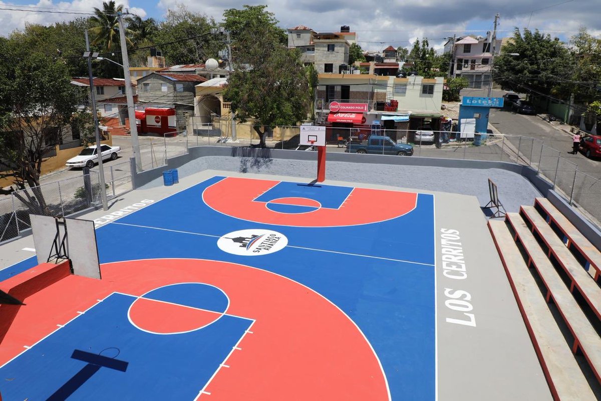 AbelMartinezD's tweet photo. “Las cosas no se dicen, se hacen, porque al hacerlo se dicen solas”. W.A.
Otra cancha más que se suma a las decenas de obras deportivas, inauguradas en Santiago. Cancha de Los Cerritos. https://t.co/eqTUSmXILH
