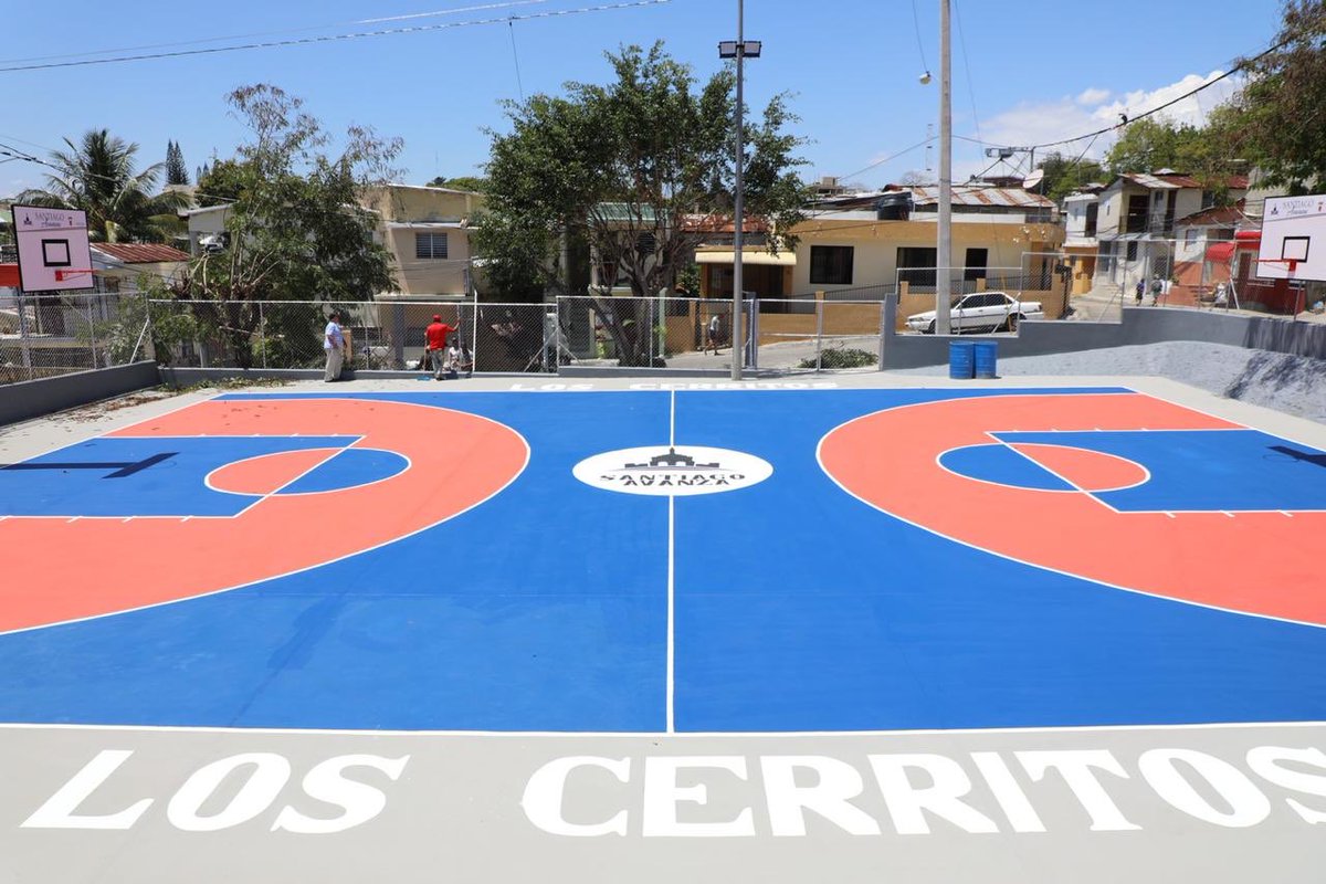 AbelMartinezD's tweet photo. “Las cosas no se dicen, se hacen, porque al hacerlo se dicen solas”. W.A.
Otra cancha más que se suma a las decenas de obras deportivas, inauguradas en Santiago. Cancha de Los Cerritos. https://t.co/eqTUSmXILH
