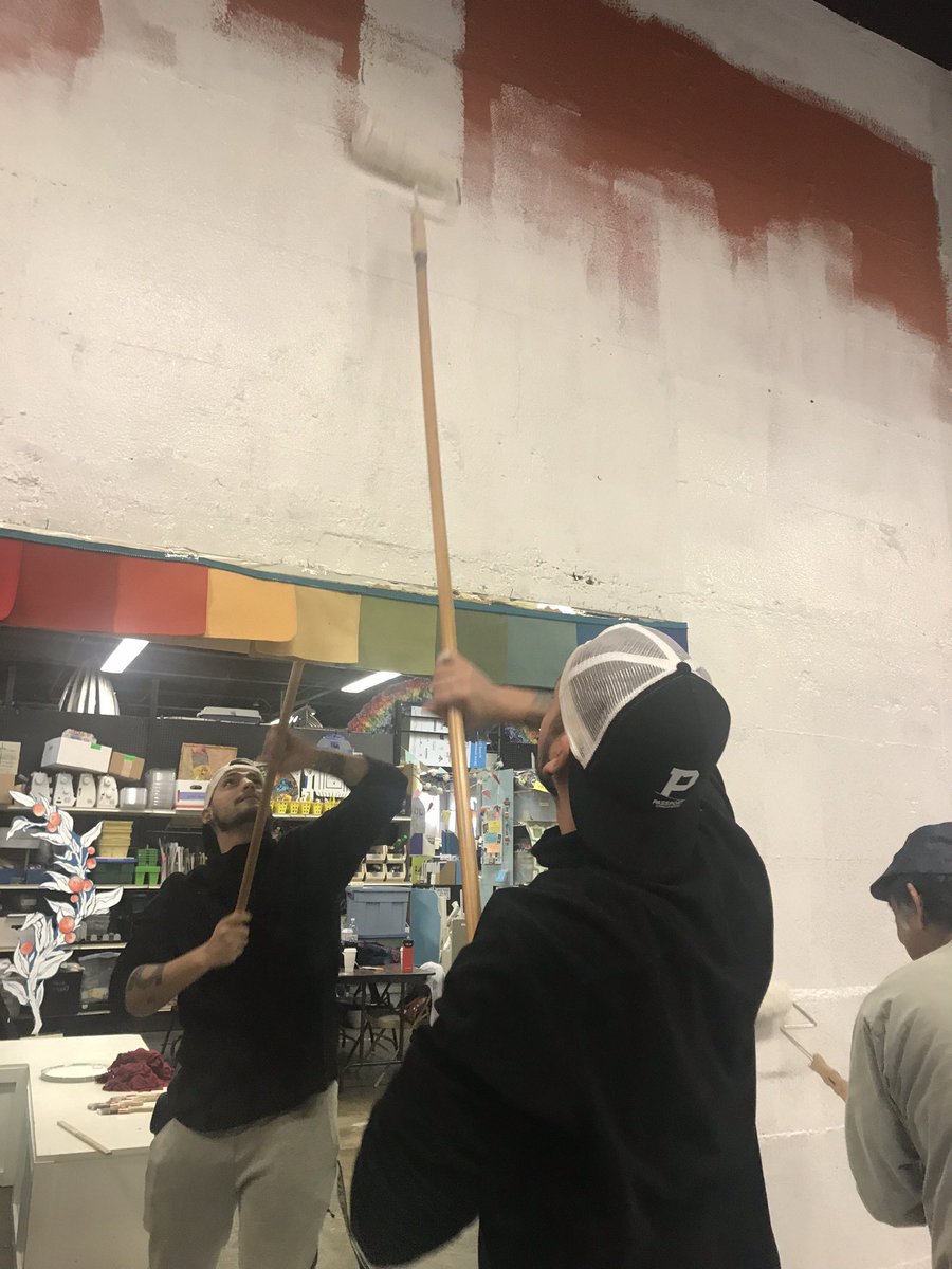 ChrisRiv28's tweet photo. Love the fact that my job @SOLEFinancial allows me to volunteer for one of my work days. Thank you to @SCRAPPDX for allowing us to help them out with a little bit of painting. #beSOLEful https://t.co/POjtYgPFlL