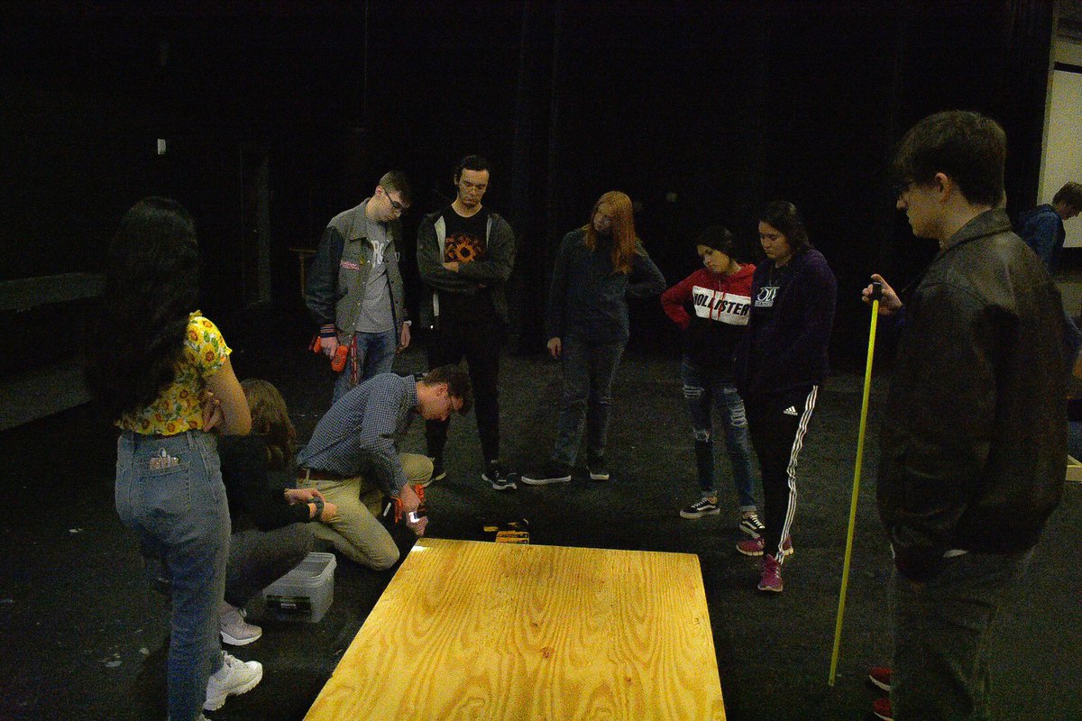 stageraiders's tweet photo. Our Technical theater class is working on the set for #littleshopofhorrors !!! https://t.co/VZXROB4wic