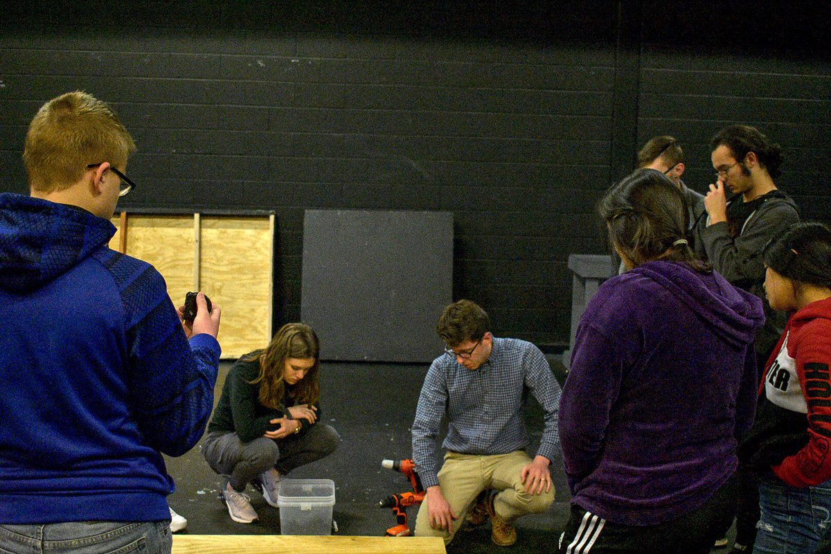 stageraiders's tweet photo. Our Technical theater class is working on the set for #littleshopofhorrors !!! https://t.co/VZXROB4wic