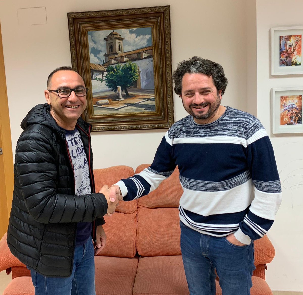 CorredorFalles's tweet photo. La @fallaelparc  del sector Venècia de @JLF_Alzira arriba a un acord 🤝 amb 👨‍🎨@XavierHerrero per a fer la falla gran #Falles2020 i en les properes setmanes ✍🏼 el contracte #FitxaFalles #Alzira  #Falles #RiberadelXúquer https://t.co/hiuwqWhAXs