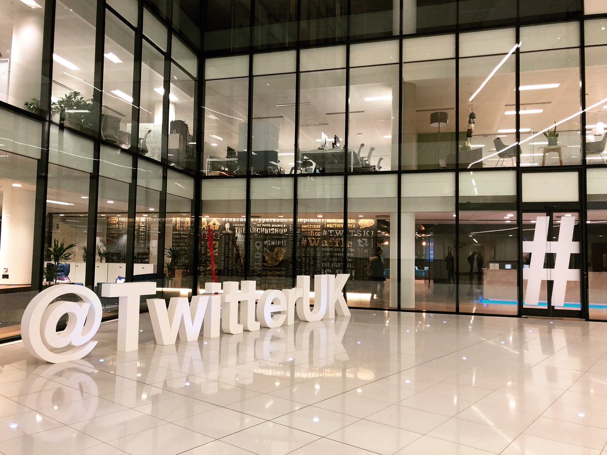 _lilykirkwood's tweet photo. Went to @TwitterUK, walked through a hashtag, learnt some things about web performance and development tools 🤓 thanks so much @JsRoundabout, @leogcrespo and @JGFerreiro 👏🏻 #jsroundabout #javascript https://t.co/ocKBHsexsy