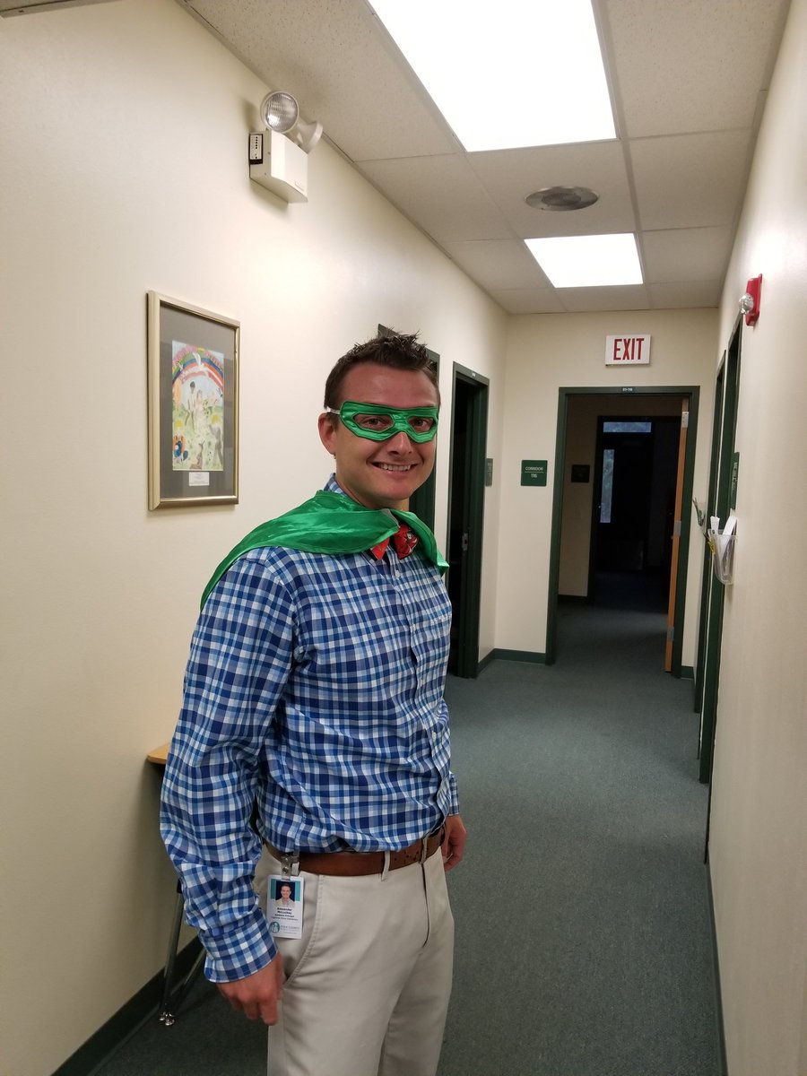 hgeheroes's tweet photo. Mr. Mcluckey was ready to encourage teachers and students before FSA Writing today. You could hear Dr. Henry across the courtyard encouraging students before school because he was so hyped up! #hgeheroes #adminrocks https://t.co/zO3TRa7L7b
