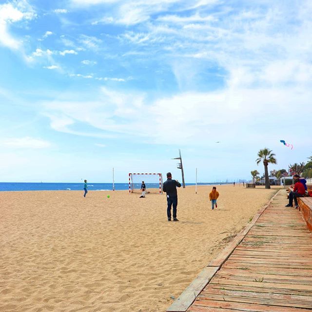 Lluc020304's tweet photo. 44/365 Fly away
#beach #kyte #mar https://t.co/cdXlotHSow https://t.co/Ag6qeTm25i
