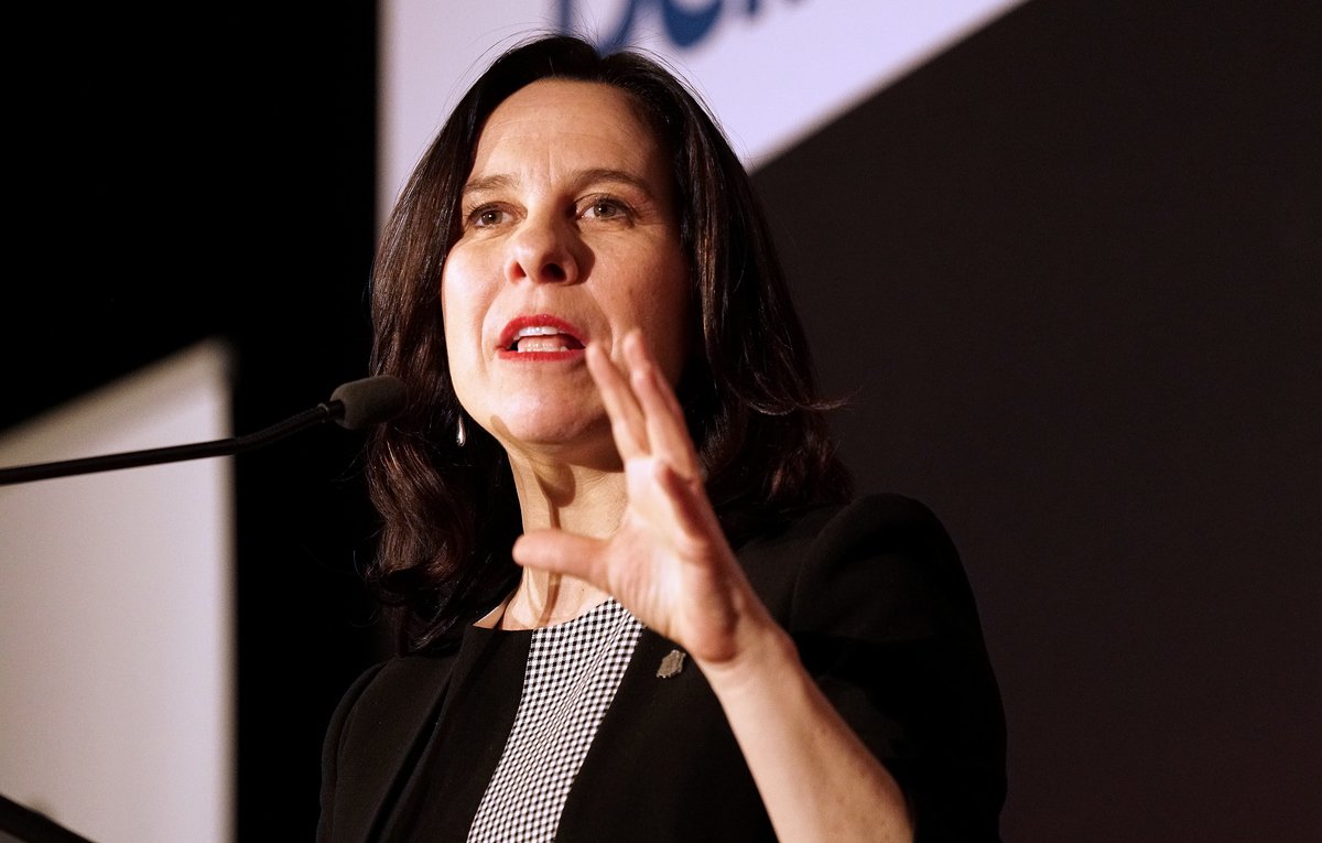 Montréal va acheter des crédits carbone pour les déplacements aériens tvanouvelles.ca/2019/04/02/mon…