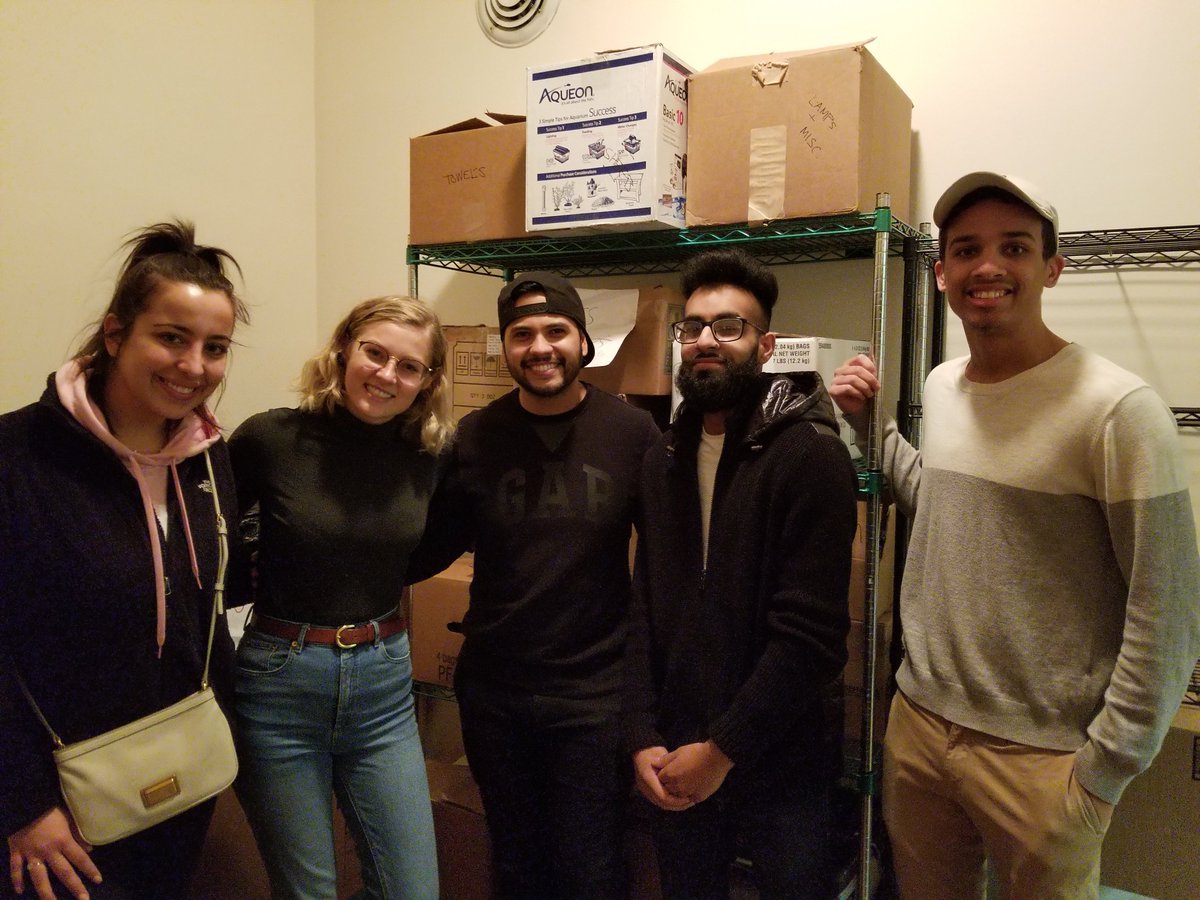 HOWempowering's tweet photo. Last weekend @LoyolaChicago Business Majors who are studying HOW as part of their program came to HOW for a service day. It truly was a pleasure to work with such a unique, talented group & we appreciate your hard work &elbow grease.Thanks Ramblers!
#Ramblersrule #springcleaning https://t.co/KgbsbHg597